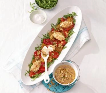 2012-07-08-caramel-mandel-vinaigrette-mit-gebackenen-peperoni-und-frischkaese-nocken